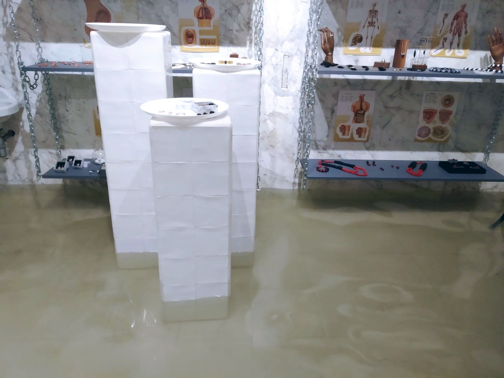 ACQUAGRANDA - Like pidgeons we resist.